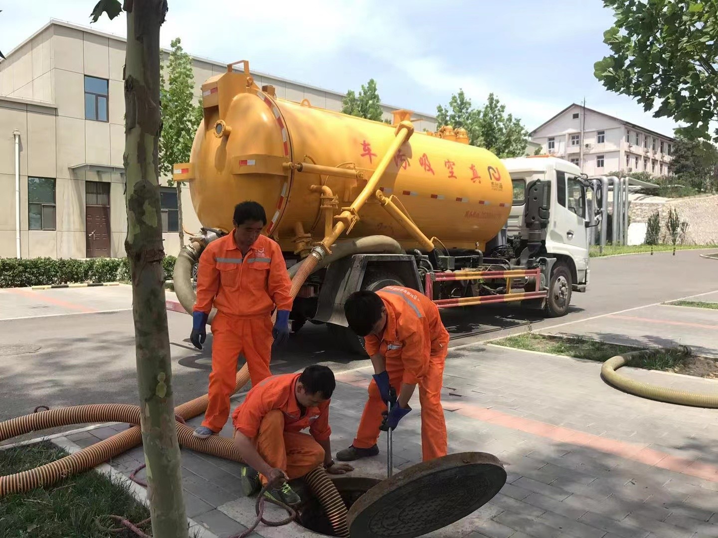 朝天化粪池清理与5-8吨吸粪车施工效率分析